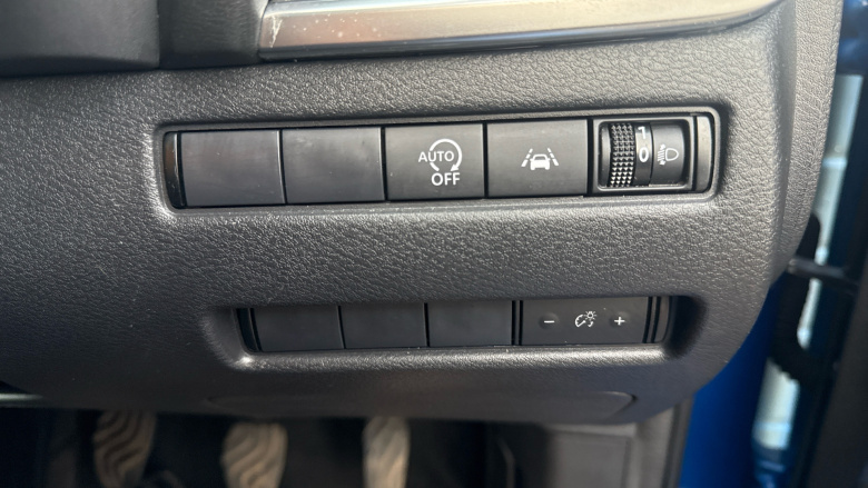 Nissan Qashqai 1.3 DiG-T MH Acenta Premium 5dr Petrol Hatchback